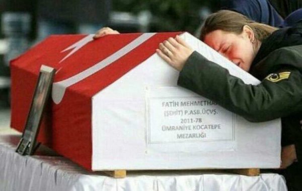 Şehit eşinden yürek yakan paylaşım