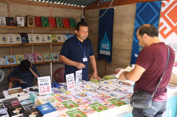 Sivas'ta kitap fuarı açıldı
