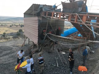 Taş kırma makinesine sıkışan işçi hayatını kaybetti
