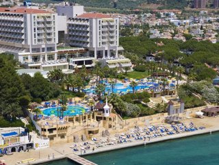 Ünlü iş adamının oteli icradan satıldı