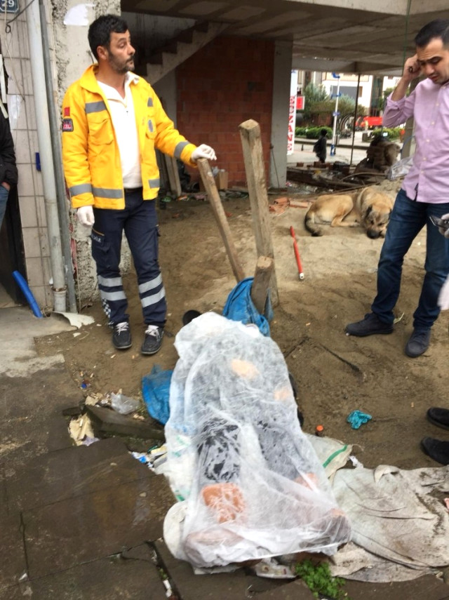 Sokakta Kalp Krizi Geçiren Gürcü Çay İşçisi Hayatını Kaybetti