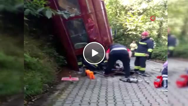 Rize de Minibüs Takla Attı: 2 Yaralı