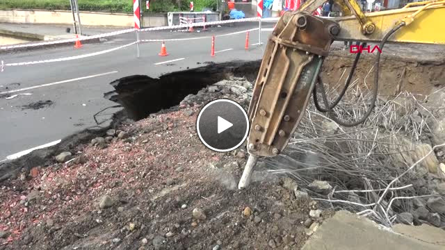 Rize de Yıkım Ekiplerini Şaşırtan Görüntü Ortaya Çıktı; Üstü Yol, Altı Kemer Köprü