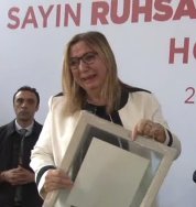 Ticaret Bakanı Pekcan'ın Gözyaşları