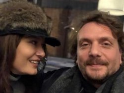 Nurgül Yeşilçay sevgilisiyle oğlunun yanında gitti