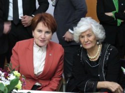 Akşener Validebağ Öğretmenevi'ni Ziyaret Etti