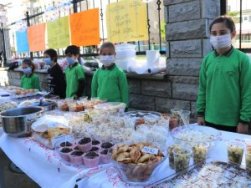 Rize'de Minikler Lösemili Çocuklar İçin Tezgah Başına Geçti