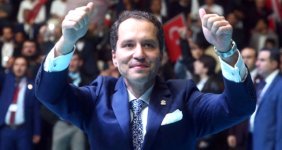 Eski Başbakan Necmettin Erbakan'ın Oğlu Fatih Erbakan, 'Yeniden Rahat Partisi'ni Kurdu