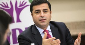 Selahattin Demirtaş, Diyarbakır'dan Aday Olmayacağını Duyurdu