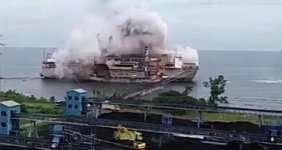 Türk Şirketin Endonezya'daki Enerji Gemisinde Patlama Meydana Geldi