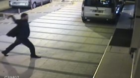 Taksiciler Odası kabul etmedi, çekiçle araçları parçaladı