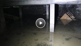 Otoparkı Su Bastı, Araçlar Suya Gömüldü