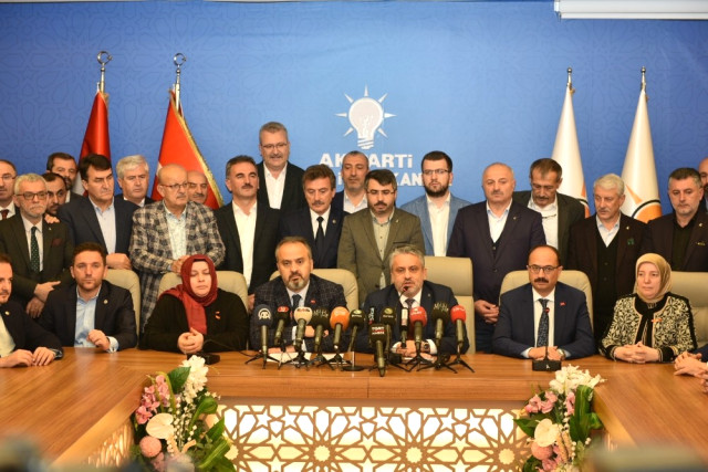 AK Parti'den Bursa'da Cisim Gösterisi