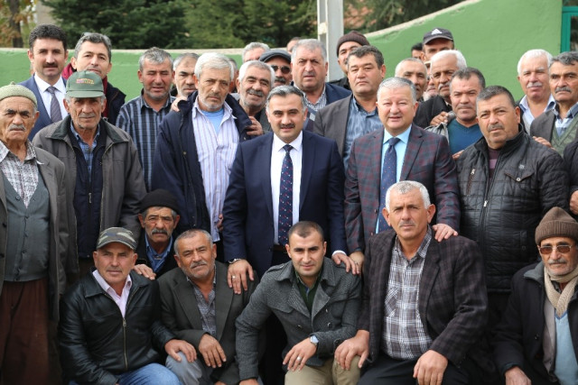Belediye Başkanı ve İlçe Kaymakamı Şahmelik Okulunu Ziyaret Etti