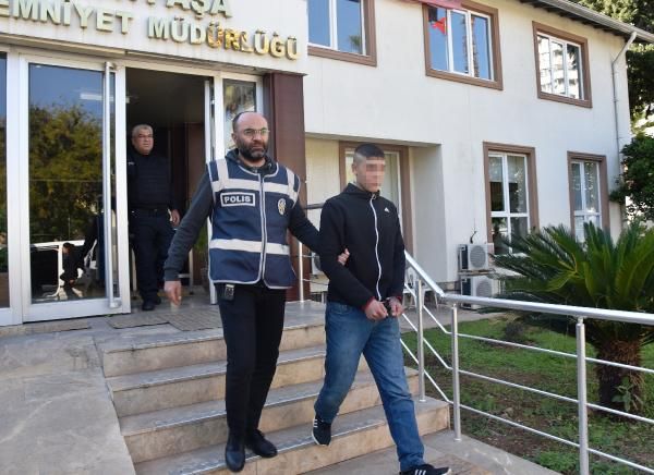 Destek istediği 11 kişinin telefonunu gasp etti