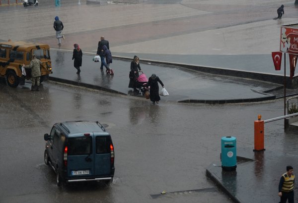 Kilis’i sağanak yağış vurdu