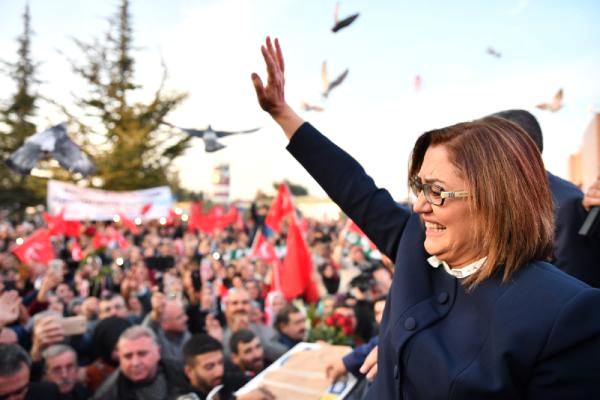 Fatma Şahin’i Binlerce Birey Karşıladı