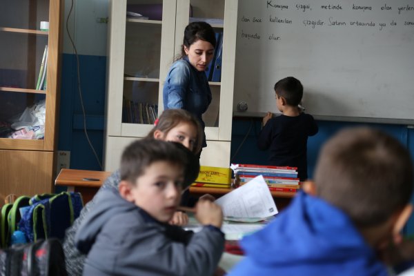 Özlem hoca hasta öğrencisini yalnız bırakmadı