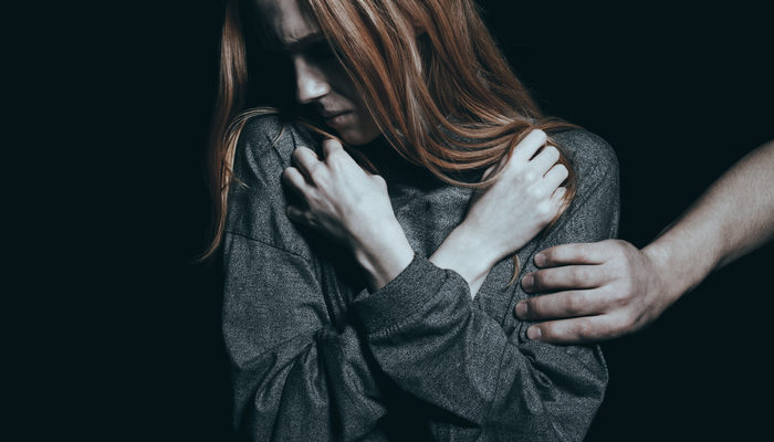 Duygusal baskı nedir? Psikolojik zorlama nasıl olur?