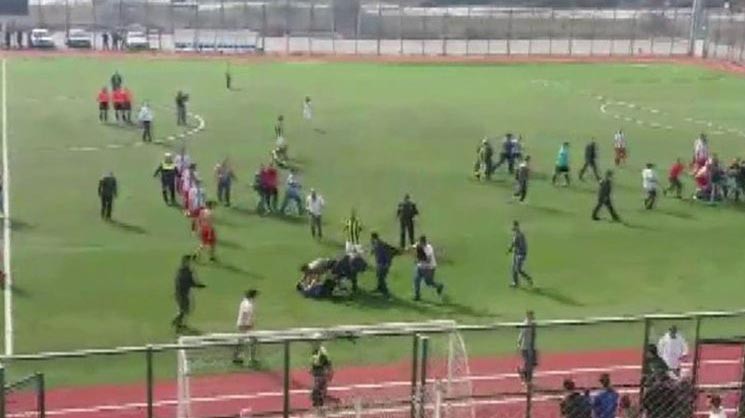 Amatör Ligde Ağız Dalaşı Sonucu 11 Oyuncu Kırmızı Kart Fark Etti