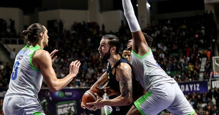 Fenerbahçe Yenilmezliğini Korudu!