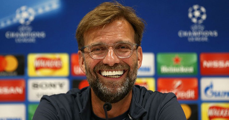 Jürgen Klopp, Basın Toplantısında Kırdı Geçirdi!