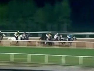 Adana’da attan düşen jokeyler yaralandı