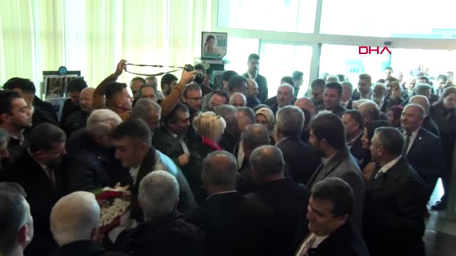 AK Parti'nin Kayseri Belediye Başkanı Adayına Havaalanında Coşkulu Karşılama
