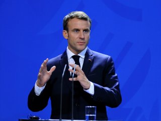 Macron ülkesindeki karışıklıktan davacı