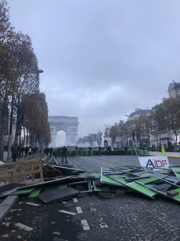 Paris sokakları mazot protestosu