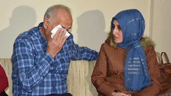 Emekli öğretmene 33 yıl daha sonra duygulandıran sürpriz