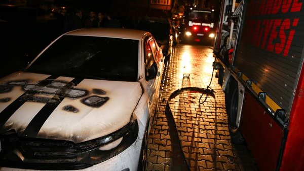 Sultangazi ’de park halindeki 11 vasıta kundaklandı