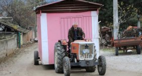 13 Yıldır Seyyar Bakkal Hizmeti Veren Muhtara Köy Halkı Dua Ediyor