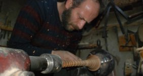 İki Sene Ağacını Bekleterek 3 Günde Üretim Ettiği Tokat Telli Zurnasını Bin 200 Liradan Satıyor