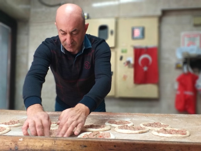 Bursa’nın Ünlü Cantığından Bir Oturuşta 10 Tane Yiyen Para Ödemiyor