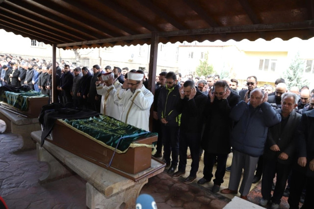 AK Parti Milletvekili Yücel Menekşe’nin Babası Son Yolculuğuna Uğurlandı