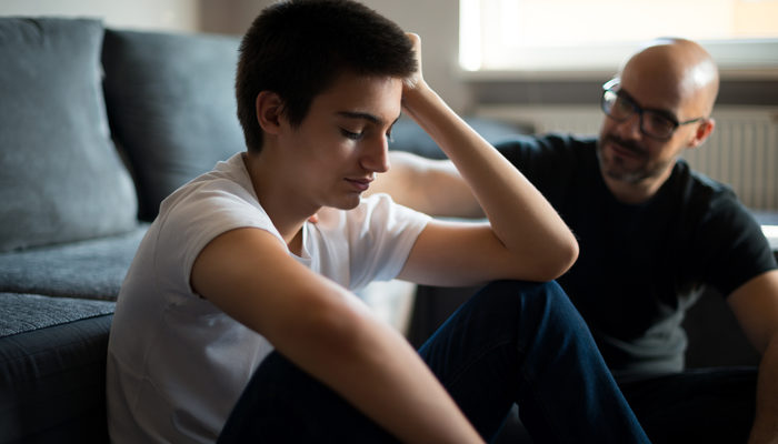 Erken erginlik nedir? Ergenliği etkileyen faktörler nelerdir? Erken erginlik ne süre tedavi edilmelidir?