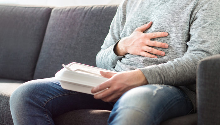 Reflü nedir? Reflü şikayetini artıran ve azaltan yiyecekler nelerdir?