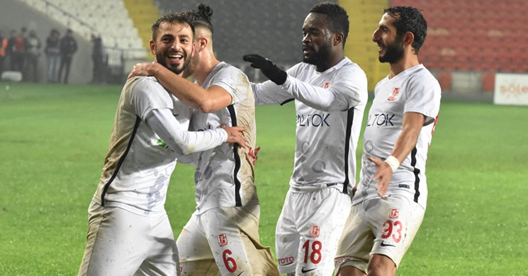 Balıkesirspor Nizamettin ’le Güldü!