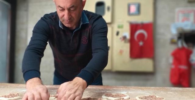 Bursa’nın Ünlü Cantığından Bir Oturuşta 10 Tane Yiyen Para Ödemiyor