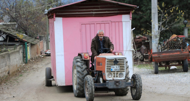 13 Yıldır Seyyar Bakkal Hizmeti Veren Muhtara Köy Halkı Dua Ediyor