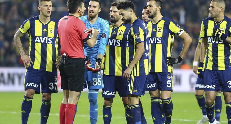 Kasımpaşa Fenerbahçe Maçında Anlaşmazlığa Neden Olan Karar