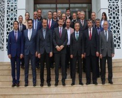 Vali Çeber Bütün Kadro Güneysu ’da. Ilk Muhtarlar Toplantısını yaptı.