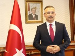 Vali Çeber'den Şehitleri Anma Günü ve 104. Yıl Dönümü Mesajı