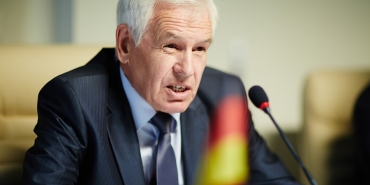 Yaya trafiğinin olduğu cadde, 3 bin 500 kişi ile sınırlandırıldı