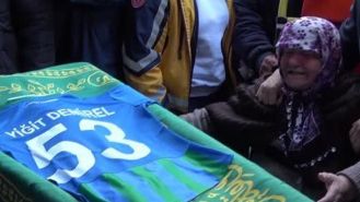 Üzerine kale direği düşen minik futbolcu yiğit böyle uğurlandı